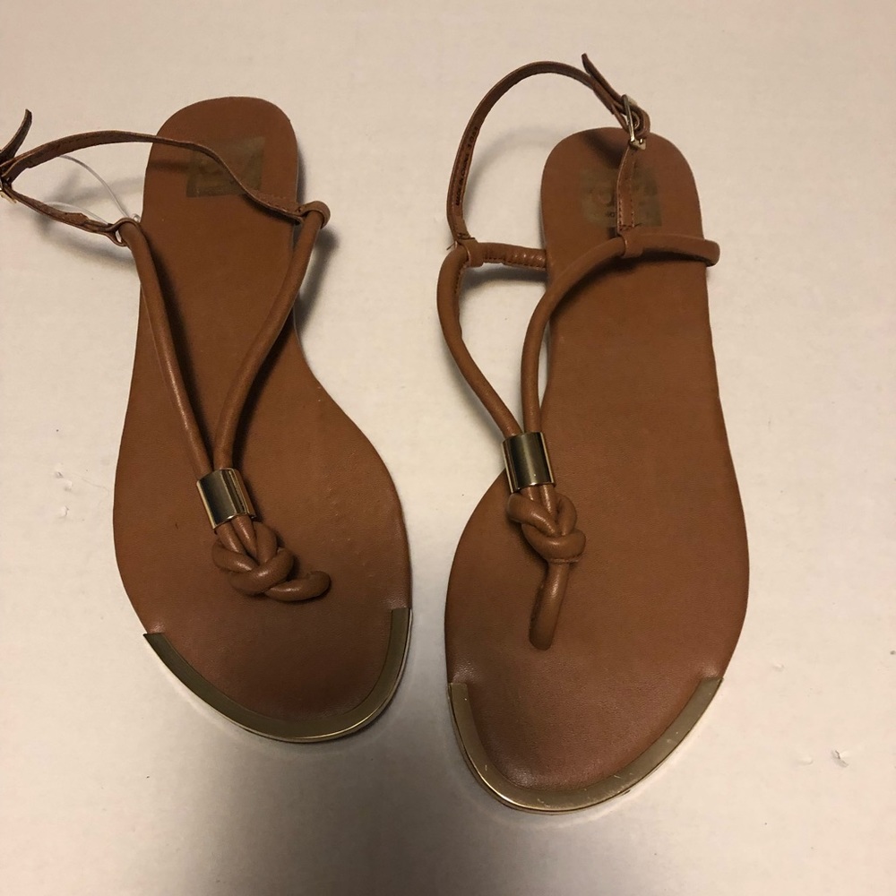 DV sandals